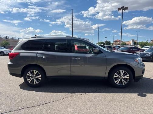 2020 Nissan Pathfinder SV