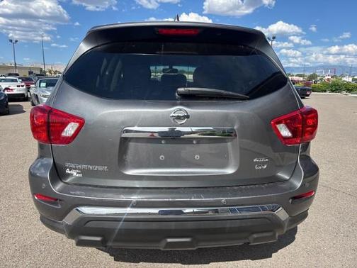 2020 Nissan Pathfinder SV
