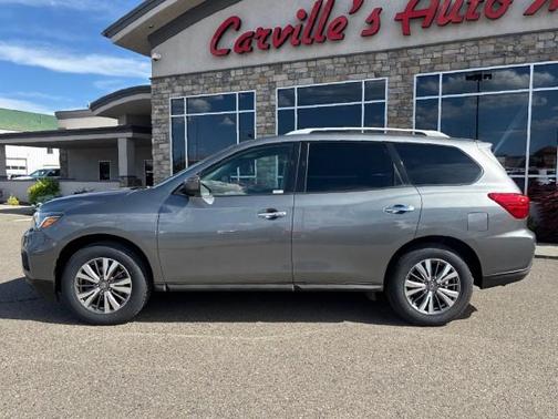 2020 Nissan Pathfinder SV