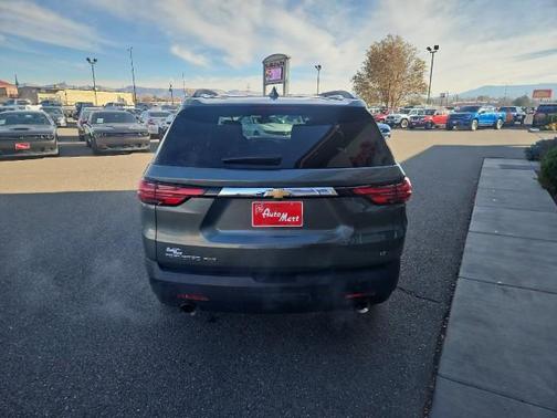 2022 Chevrolet Traverse LT Cloth