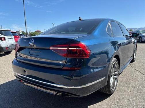 2018 Volkswagen Passat 2.0T R-Line