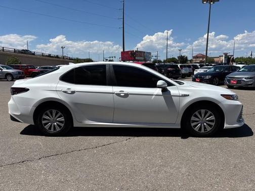 2021 Toyota Camry Hybrid LE