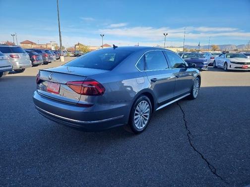 2017 Volkswagen Passat 1.8T SE