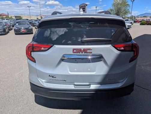 Quicksilver Metallic 2019 GMC Terrain SLE