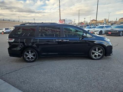 2017 Toyota Sienna SE