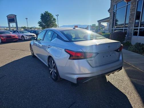 2022 Nissan Altima 2.5 SR