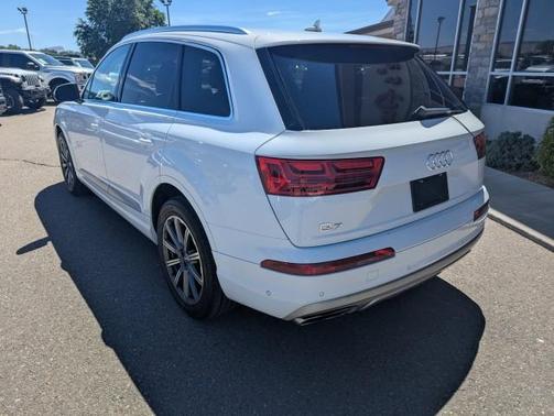 Glacier White Metallic 2019 Audi Q7 55 Premium Plus