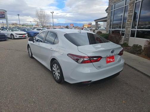 2022 Toyota Camry Hybrid LE