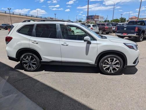 Crystal White Pearl 2023 Subaru Forester Limited