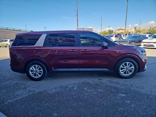 2022 Kia Carnival LXS