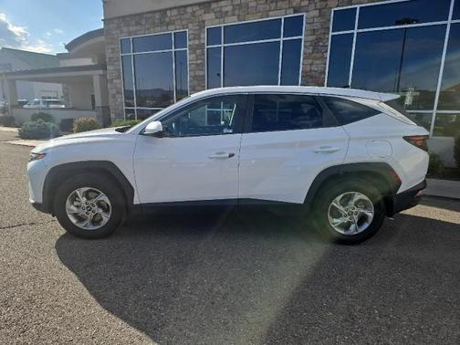 2022 Hyundai TUCSON SE