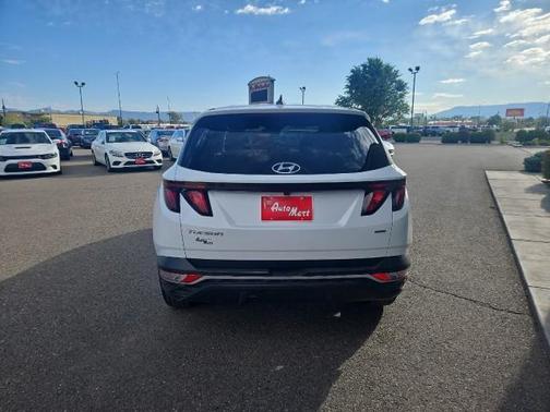2022 Hyundai TUCSON SE