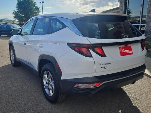 2022 Hyundai TUCSON SE