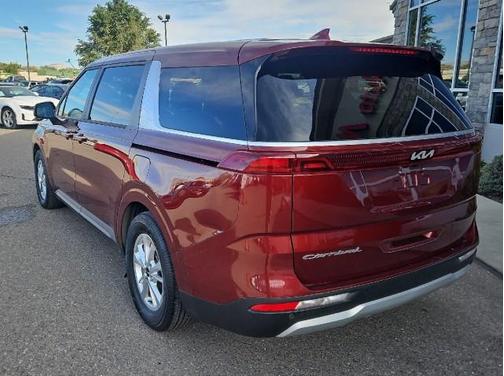 2022 Kia Carnival LX