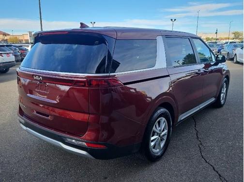 2022 Kia Carnival LX