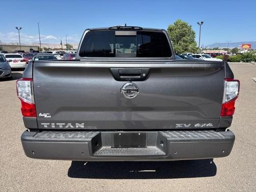 2022 Nissan Titan SV