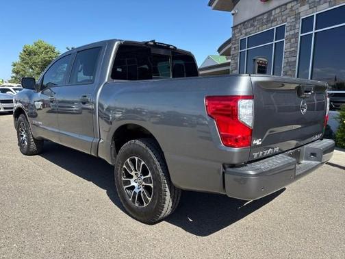 2022 Nissan Titan SV