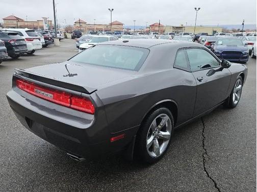2013 Dodge Challenger SXT