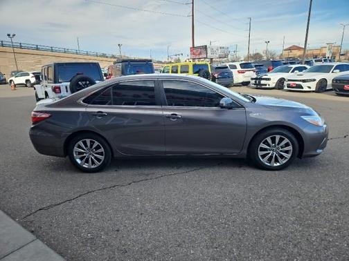 2017 Toyota Camry Hybrid XLE