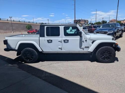 Bright White Clearcoat 2021 Jeep Gladiator Sport