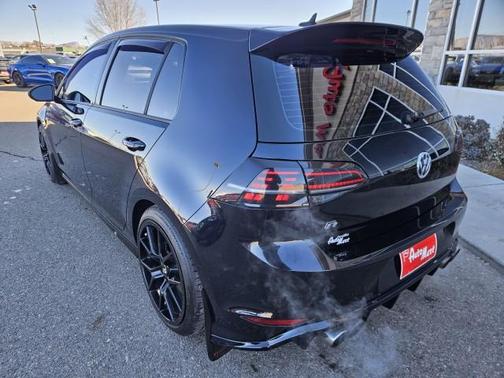 2016 Volkswagen Golf R 4-Door