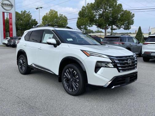 Everest White Pearl Tricoat 2026 Nissan Rogue Platinum