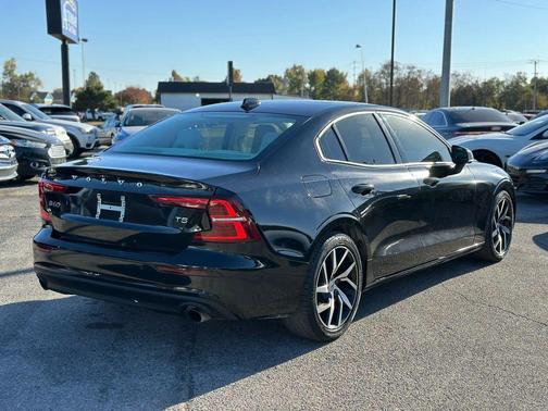 2019 Volvo S60 T5 Momentum