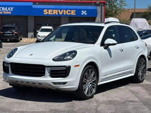 2016 Porsche Cayenne GTS