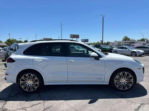 2016 Porsche Cayenne GTS