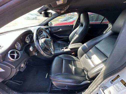 2014 Mercedes-Benz CLA-Class Base