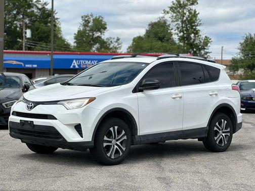 Super White 2016 Toyota RAV4 LE
