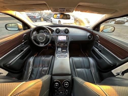 2011 Jaguar XJ L