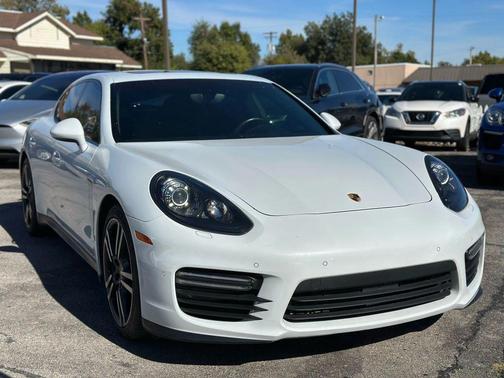 2016 Porsche Panamera GTS