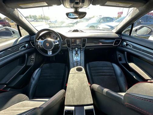 2016 Porsche Panamera GTS
