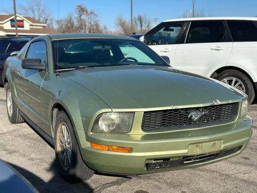 2006 Ford Mustang Deluxe