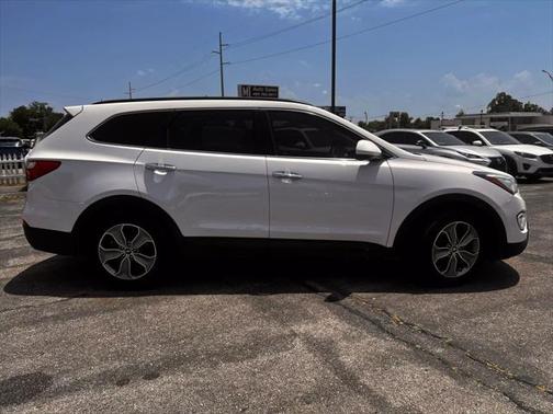 2016 Hyundai SANTA FE SE