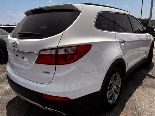 2016 Hyundai SANTA FE SE