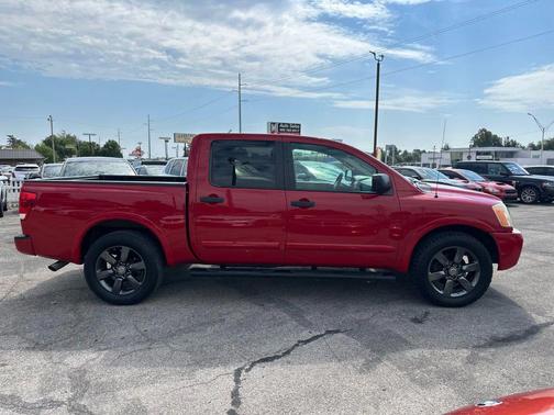 2012 Nissan Titan SV