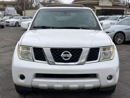 2005 Nissan Pathfinder XE