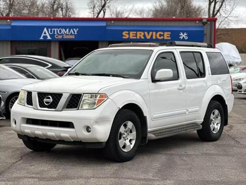 2005 Nissan Pathfinder XE
