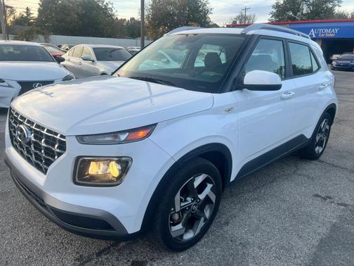 2024 Hyundai VENUE SEL