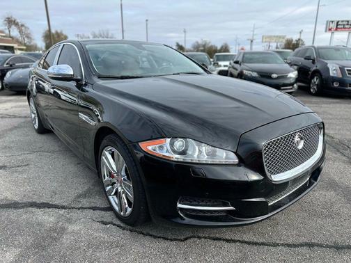 2013 Jaguar XJ Base