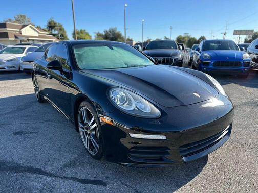 2015 Porsche Panamera 4