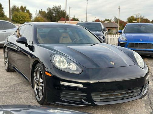 2015 Porsche Panamera 4