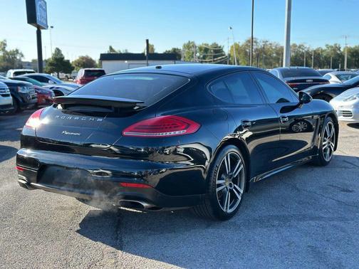 2015 Porsche Panamera 4