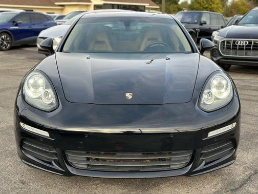2015 Porsche Panamera 4