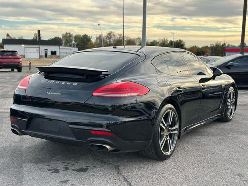 2015 Porsche Panamera 4