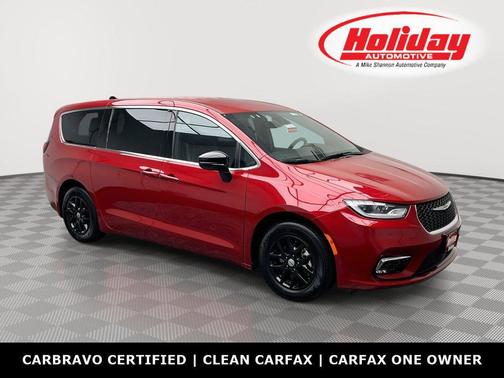 Red Hot Pearlcoat 2025 Chrysler Pacifica L