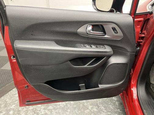 2025 Chrysler Pacifica L