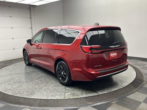 2025 Chrysler Pacifica L
